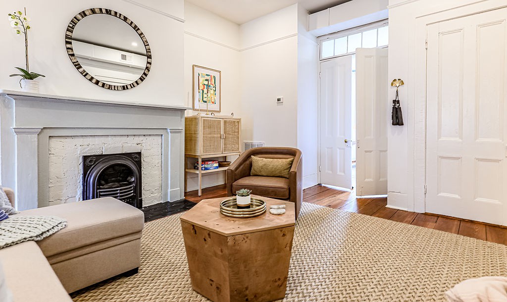 Classic Downtown Flat Filled With Savannah Charm!