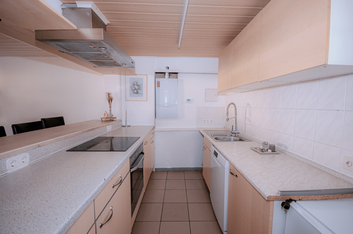 两室公寓，配备一体化厨房和卫生间