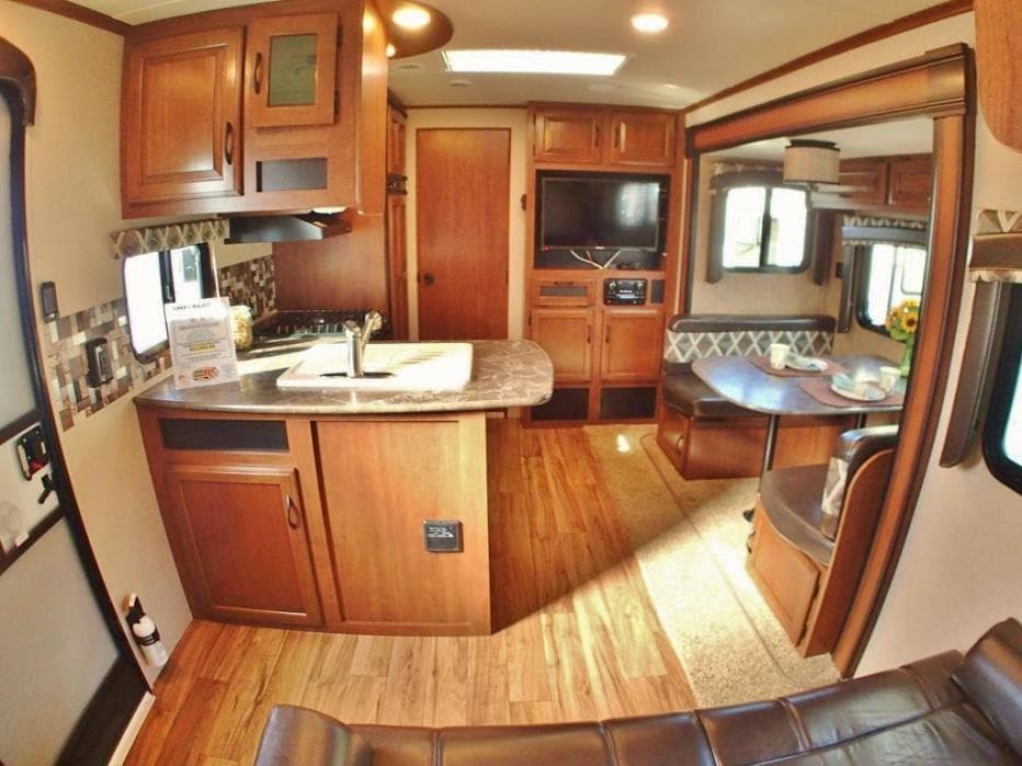 Great easy living one level RV