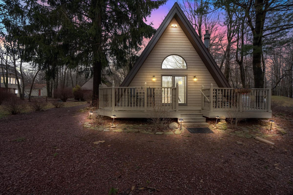 The Cedar A-Frame | Hot Tub | Firepit | Fireplace