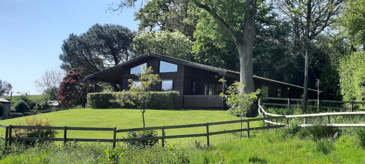 Oak Lodge in Lyme Regis