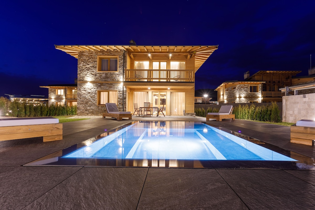 Luxury Villa with outdoor thermal pool
