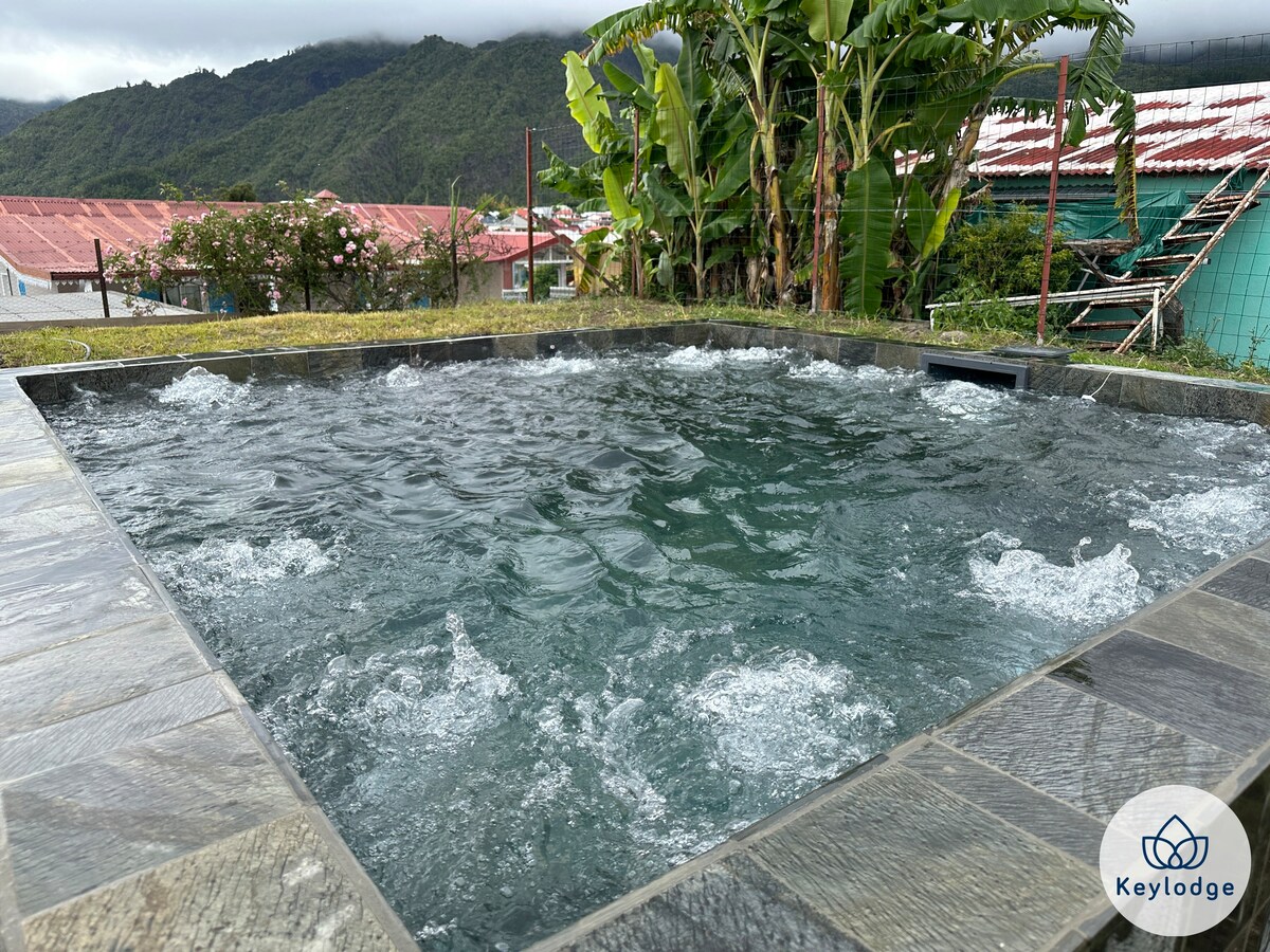 Villa Thébaïde, 3* with jacuzzi, Cilaos