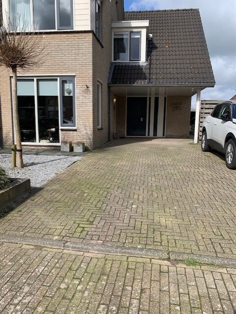 Ruime woning aan het water