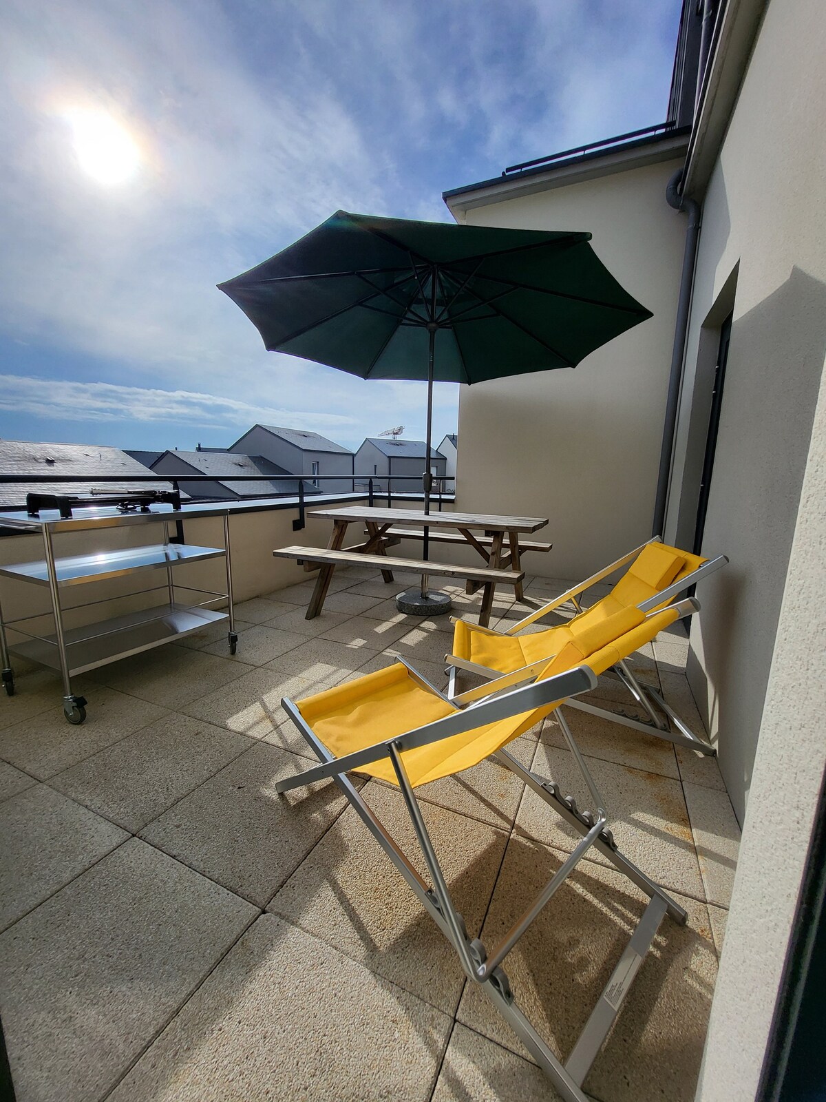 Bel appartement avec très grande terrasse.