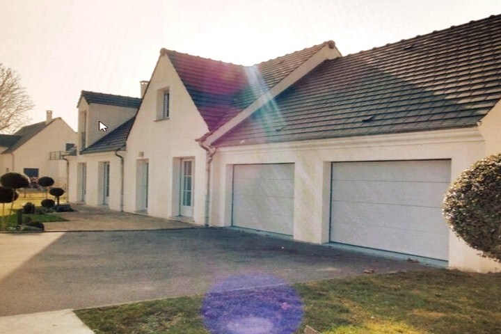 Maison tout confort en bord de rivière prox. gare