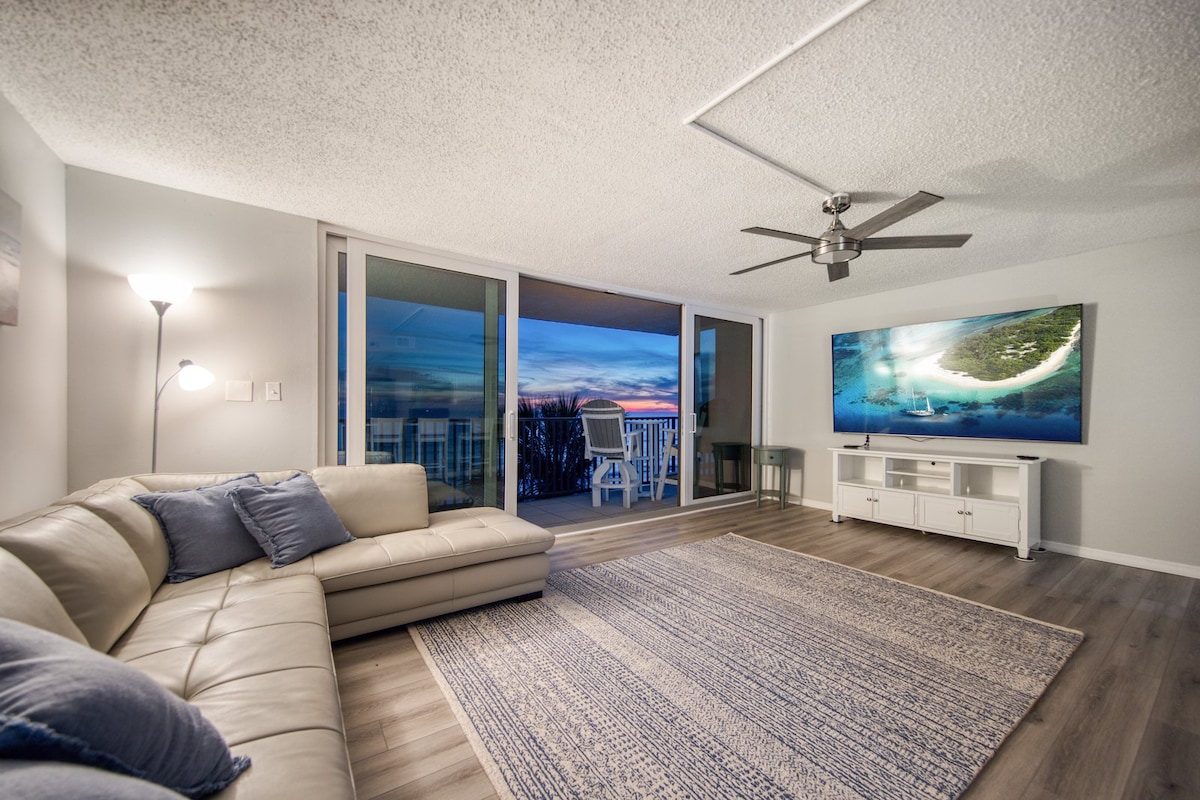 Trillium 3C Huge Beachfront Condo on Madeira Beach