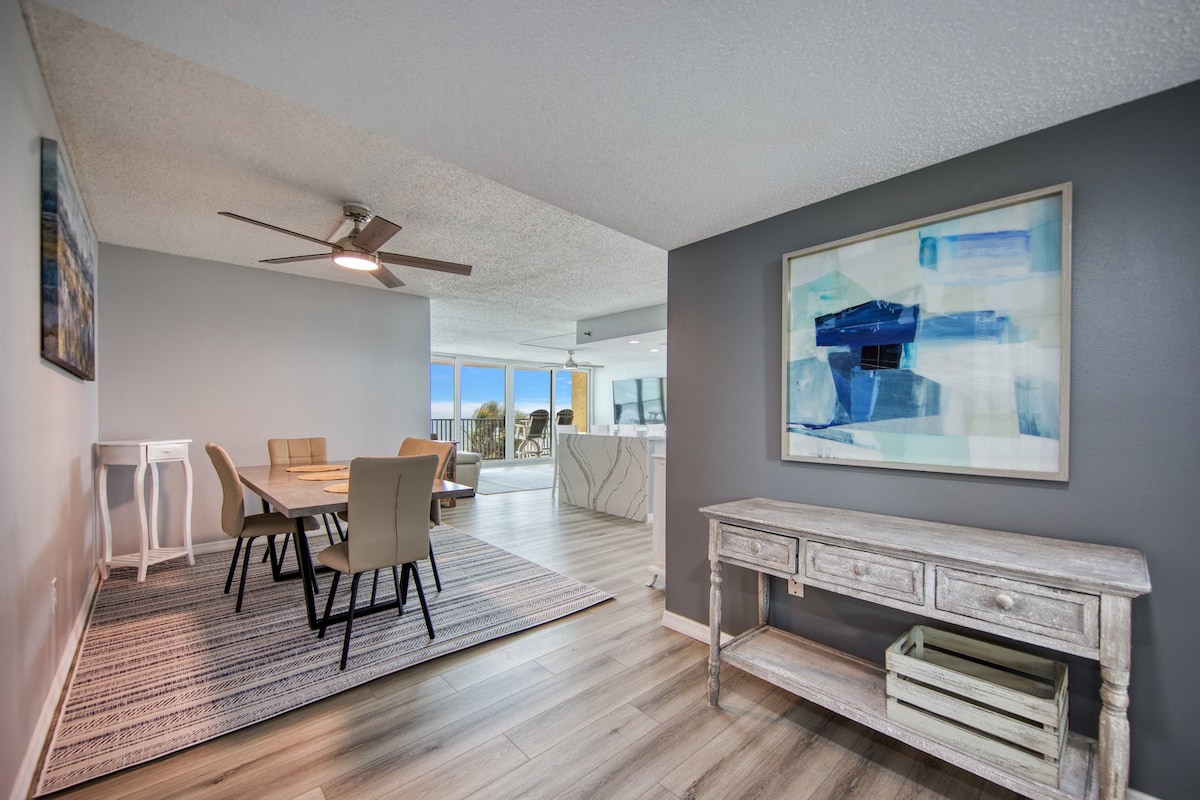 Trillium 3C Huge Beachfront Condo on Madeira Beach