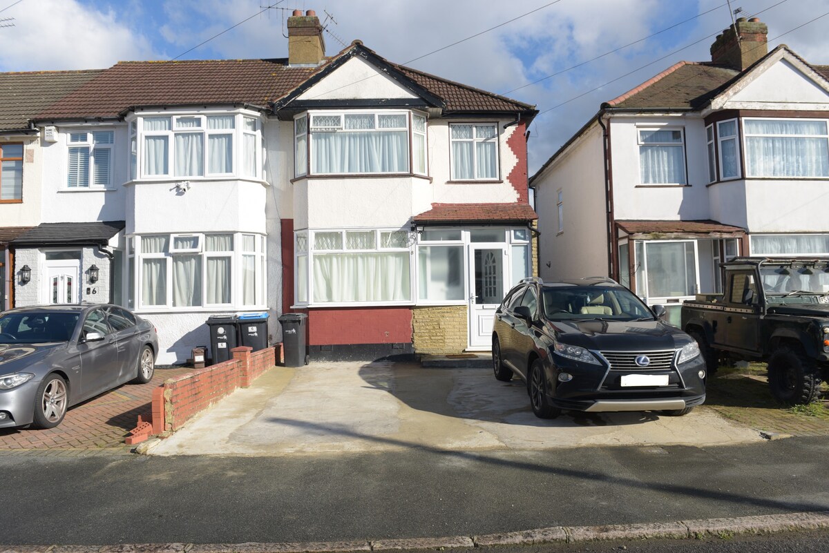 Beautiful 4 bed house in Enfield