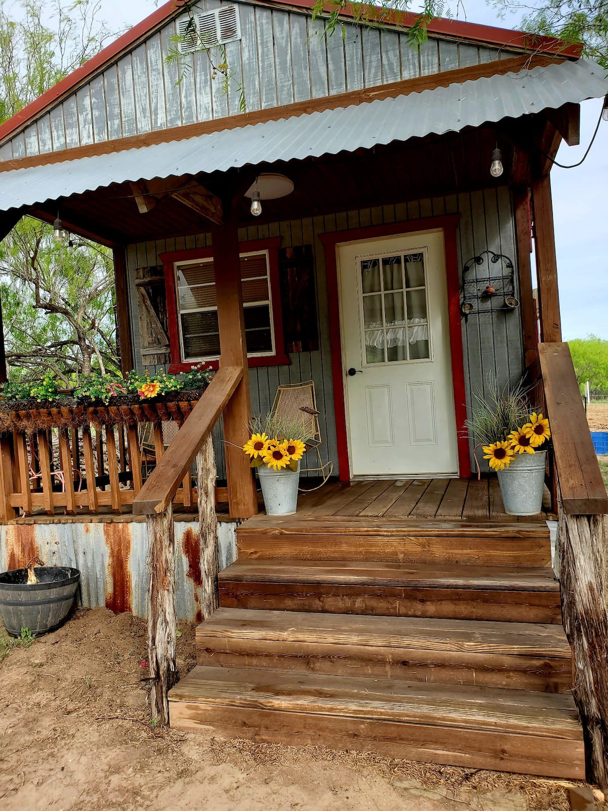 Cozy Ranch Cabin