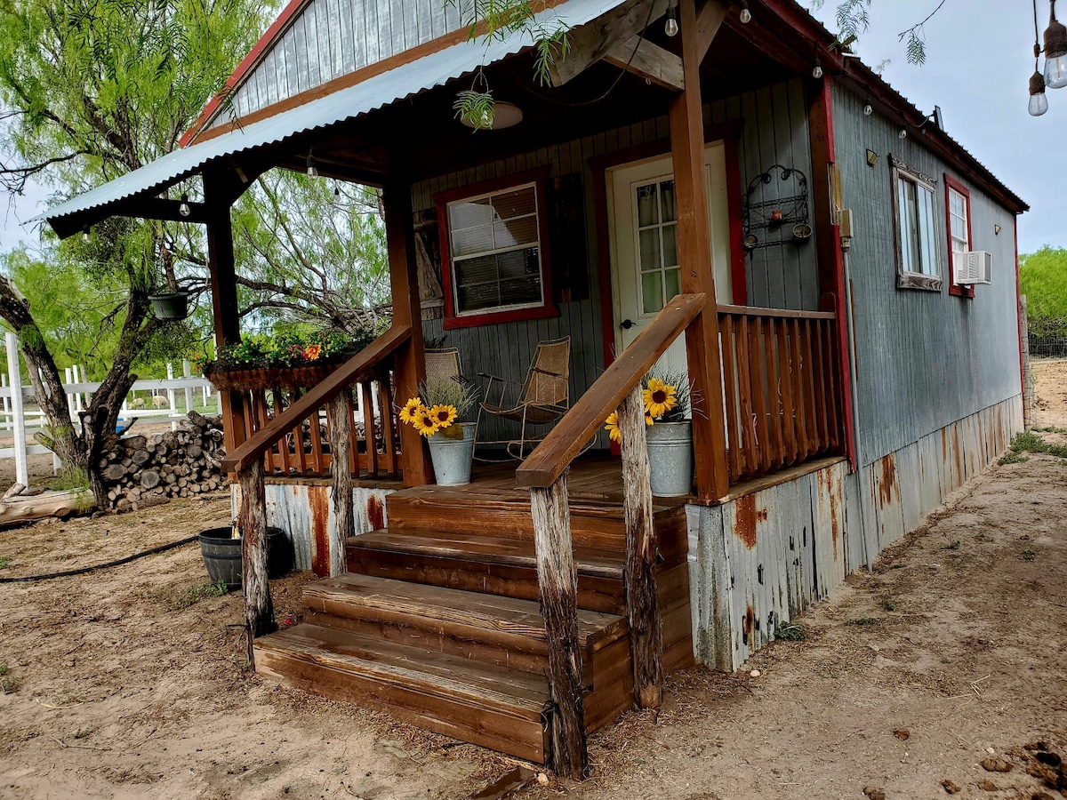 Cozy Ranch Cabin