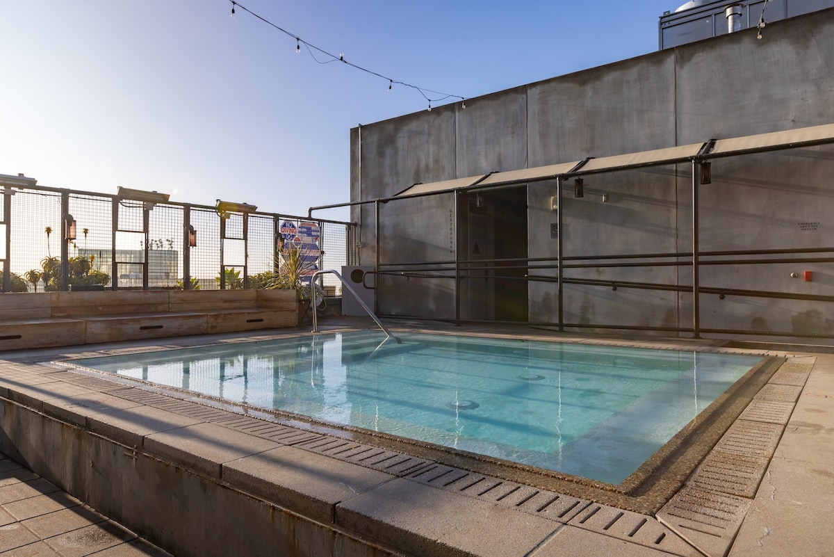 STILE DTLA | King Loft, Sweeping Views of LA