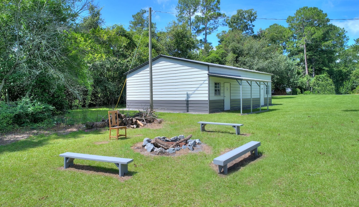 Tranquil 7-Bed Retreat Near I-75
HeavenScent Lodge