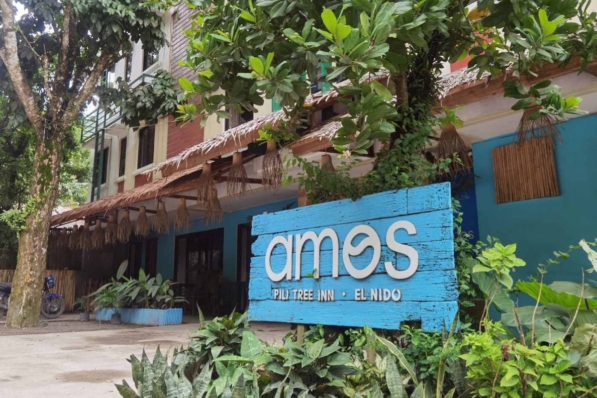 Amos Pili Tree Inn