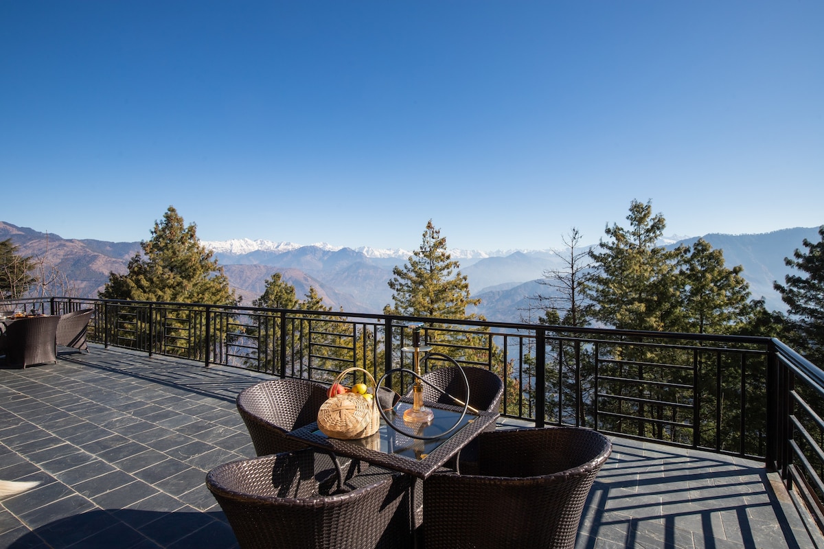Deodar 5BHK Cottage with breathtaking view,Shimla