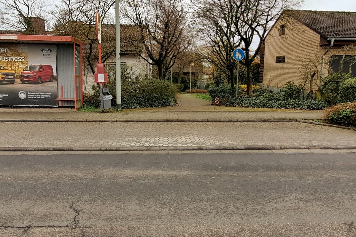 豪华应用， 3路窗户巴士前往Eschborn Süd ， S-Bahn