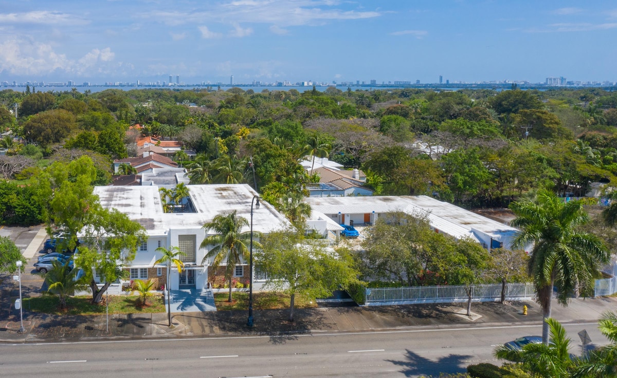 Unit on Biscayne Blvd close to Design District