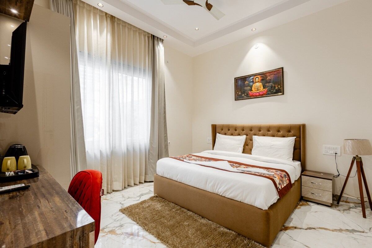 Premium Hotel rooms in G Noida