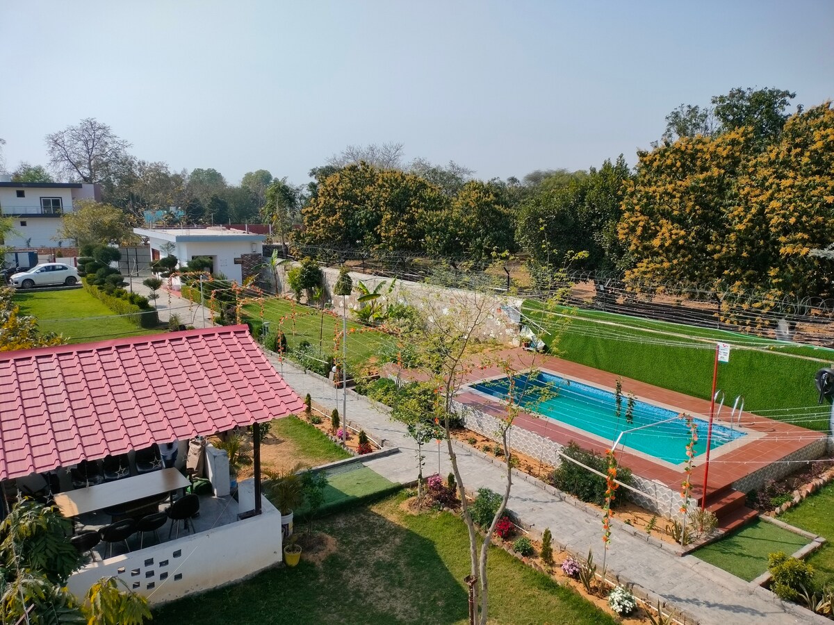 Farm house for Party with Pool 5bhk