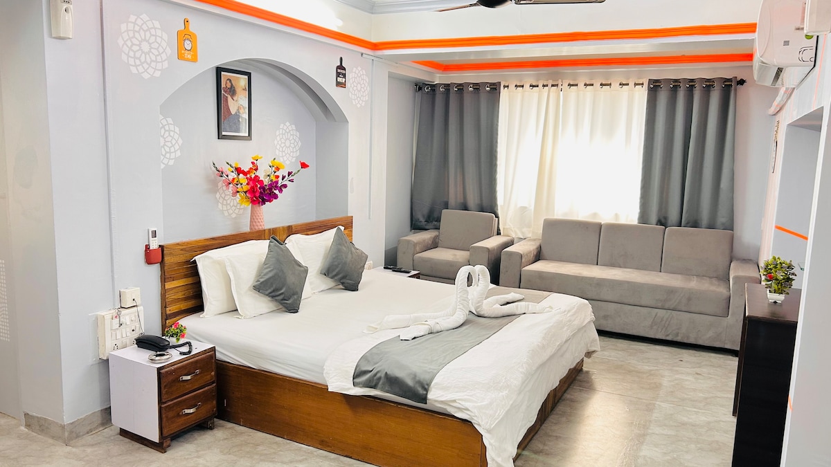 Executive Suite Private AC Room @ Malad West