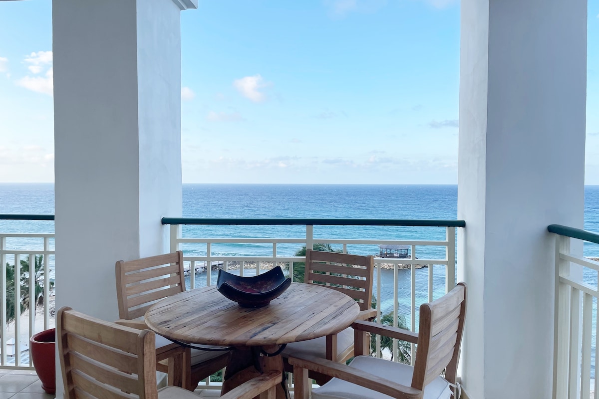 Ocean Front 2 Bedroom Condo on Resort Premesis