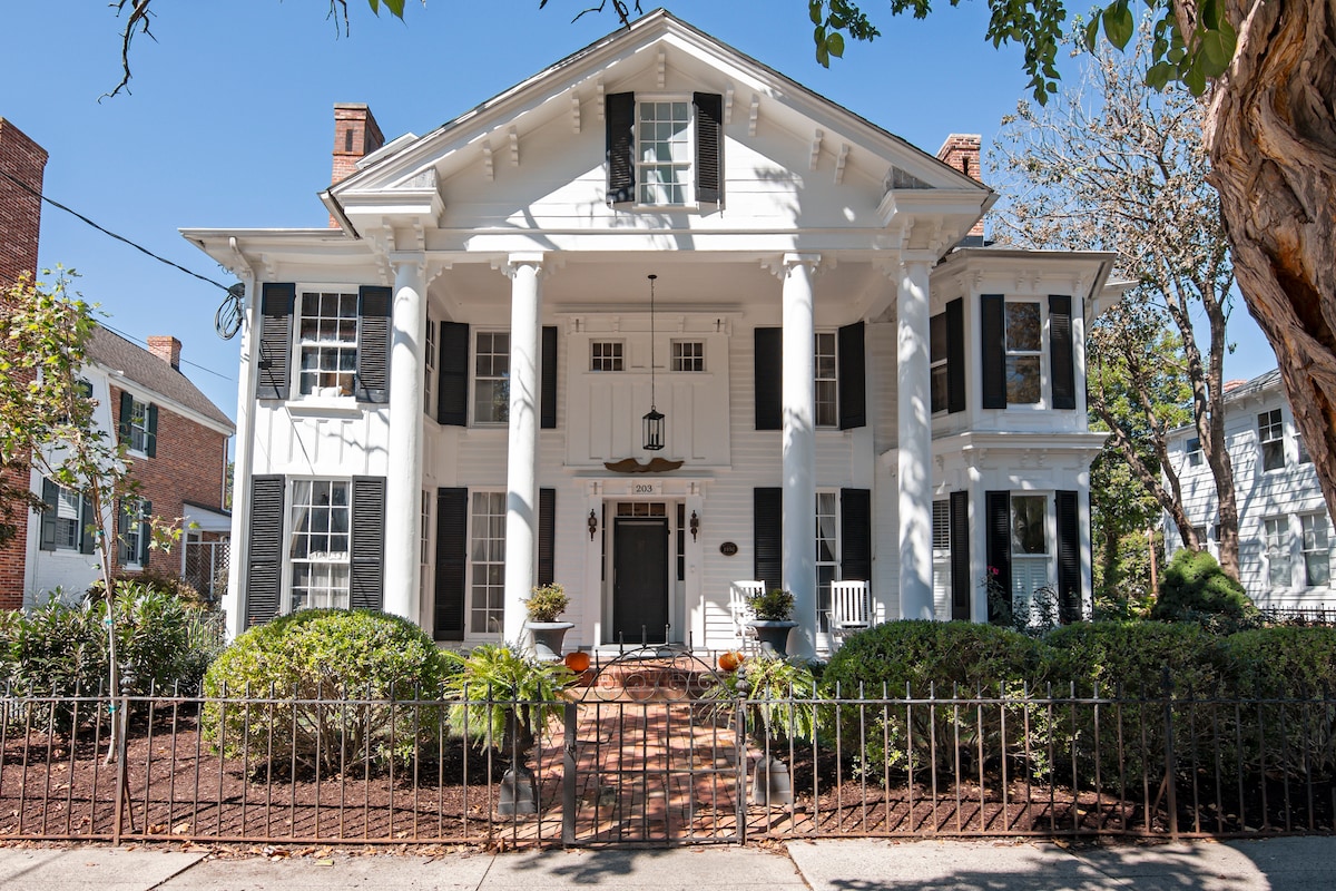 Historic and Spacious Stewart House