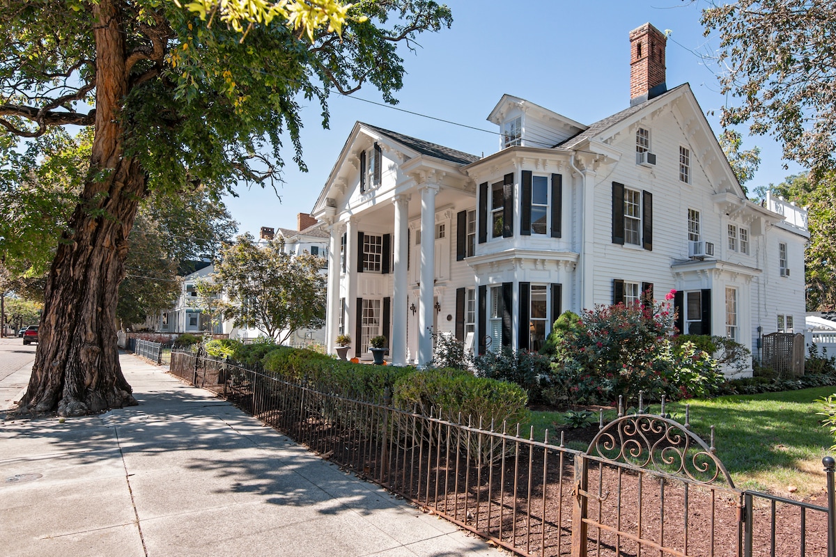 Historic and Spacious Stewart House