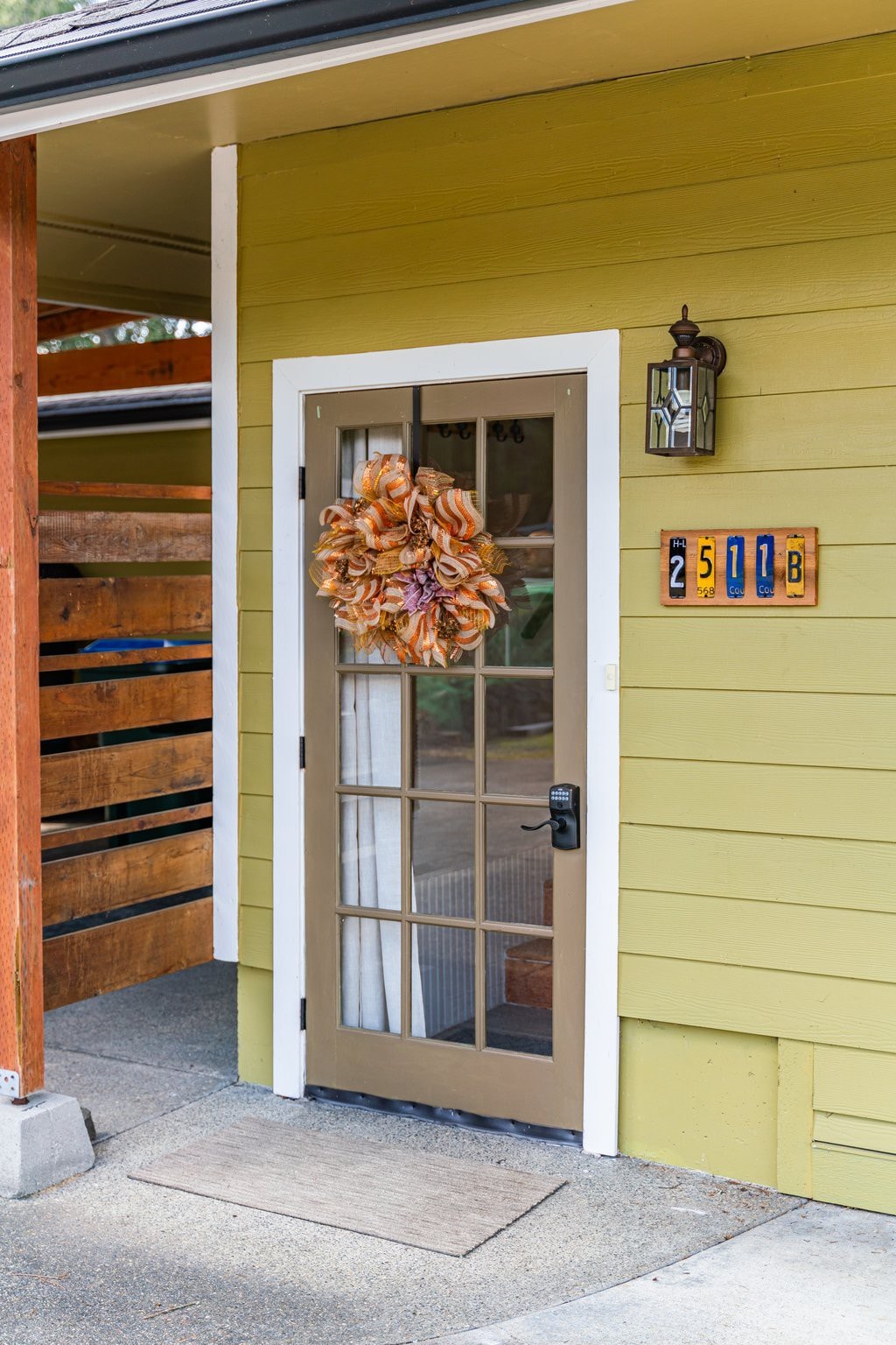 Lakefront home+dock access+patio