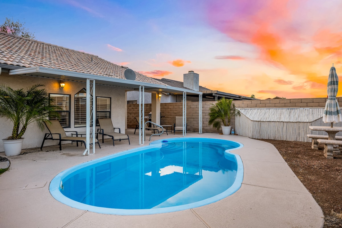 Sunset Pool Home Close to River!