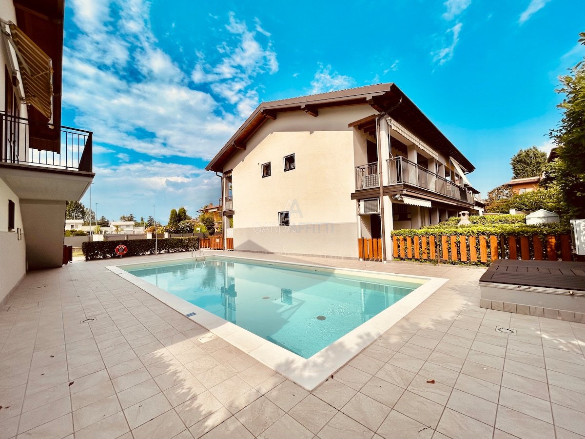 Rea Apartment - 500 m dal Lago con Piscina