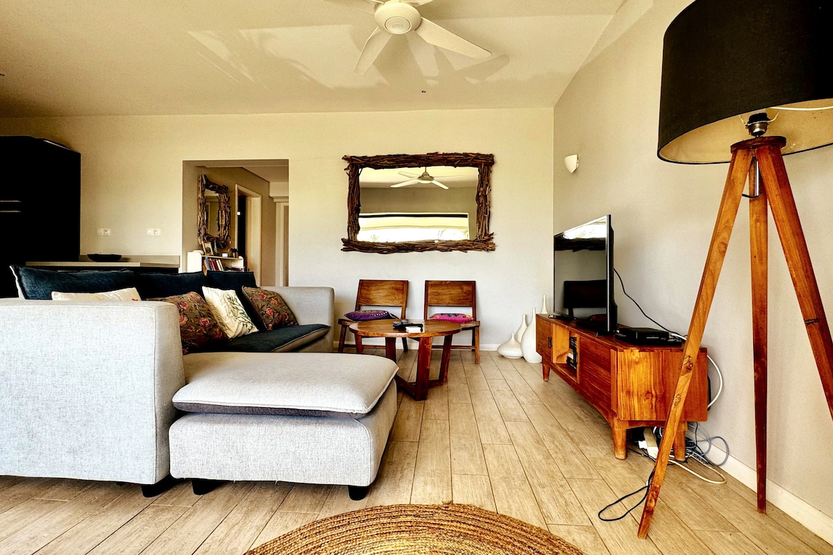 Two-Bedrooms: Central, Close to Beach & Pool