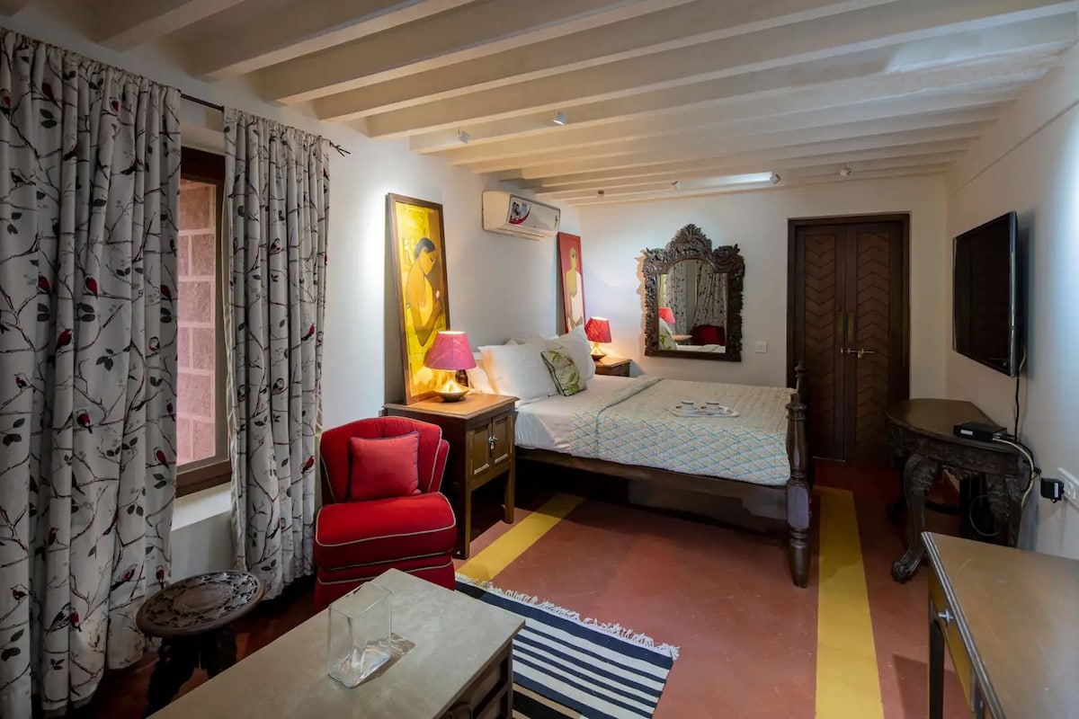 4 Bedroom Heritage Villa in Matheran