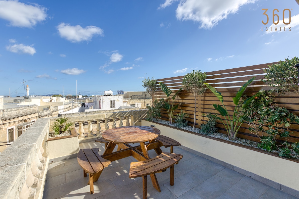 Stunning 3BR Townhouse with Private Rooftop Access