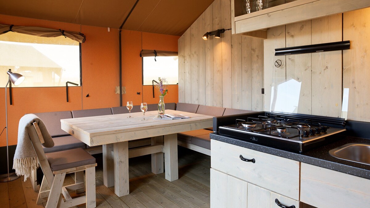Uitgeestermeer附近可容纳5人的豪华露营帐篷