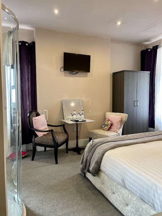 The Chatwal Boutique Hotel Deluxe Double King room
