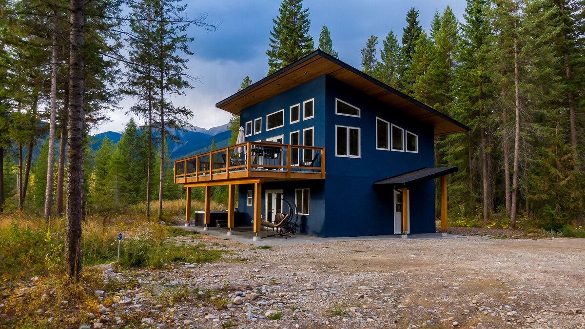 Goat Mountain Chalet and Cabin