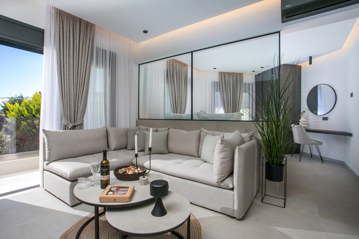 Karma Luxury Suite 7