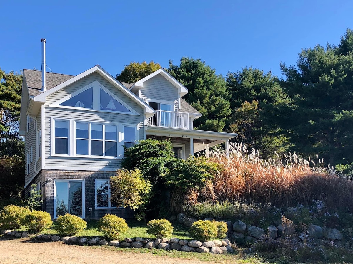 Stunning Mahone Bay Views