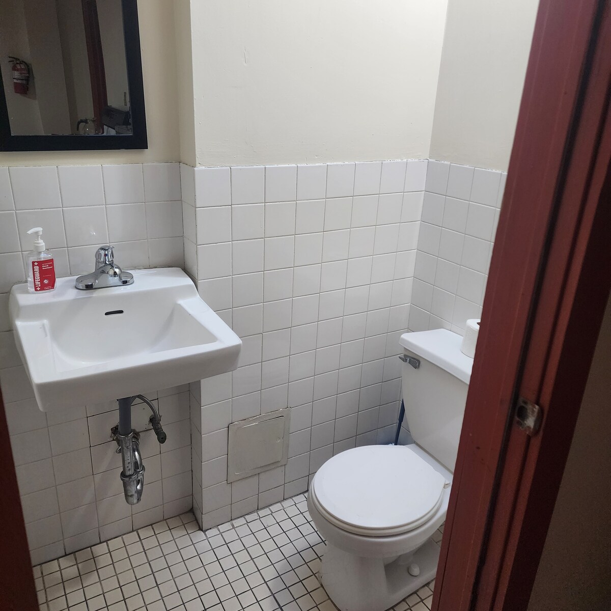 Manhattan Budget Room available for 2