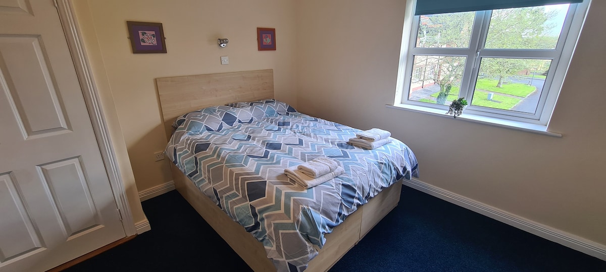 Yeats Village 3 Bed room Apartment Sleeps 4