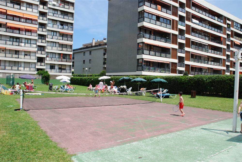 Habitación Suite en vivienda con garaje opcional.