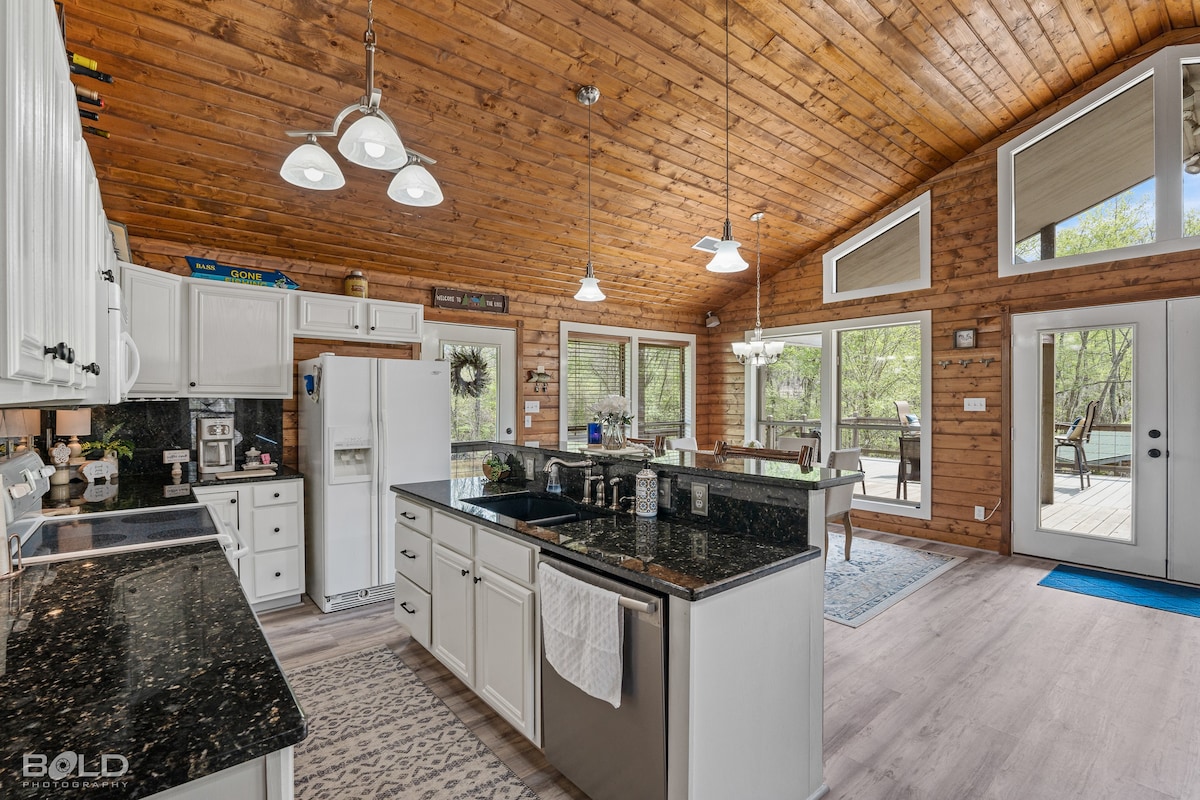 Top Water Cabin, Caddo Lake