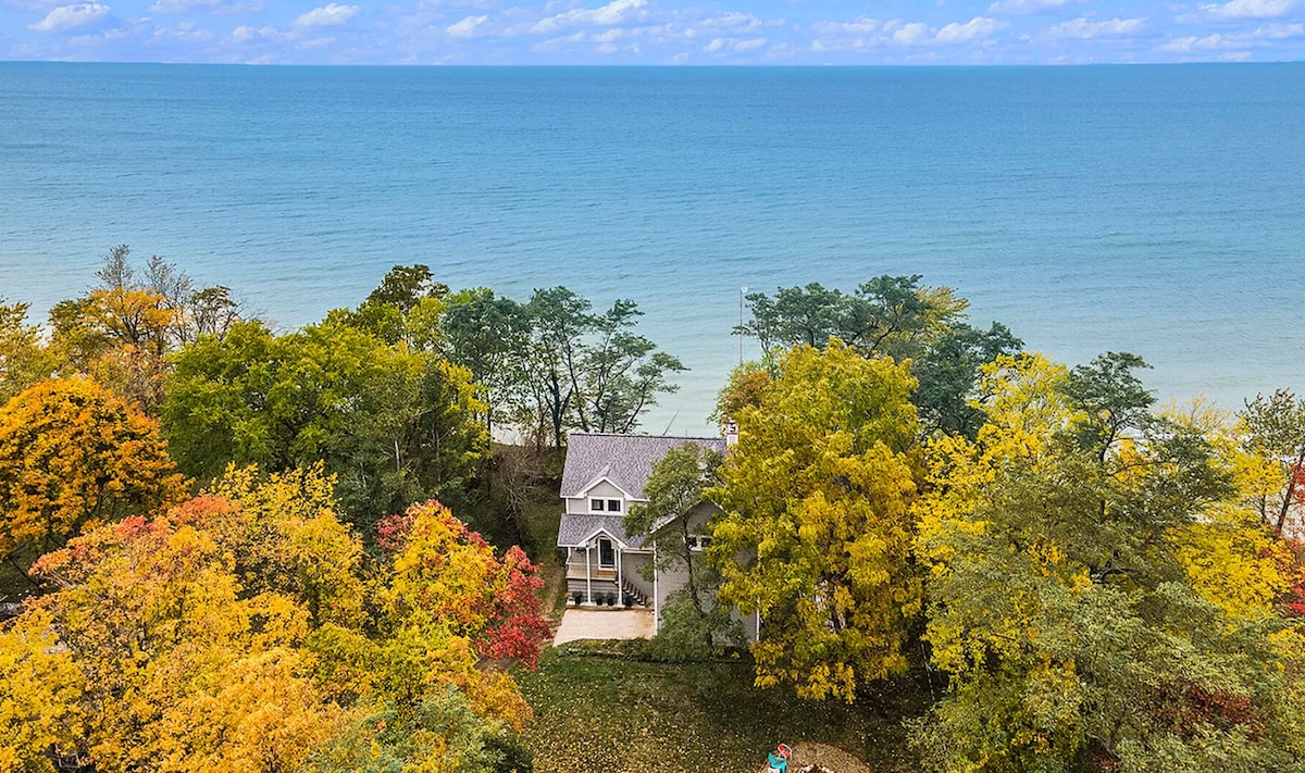 Cozy & Spacious Endless Lake Michigan Home!