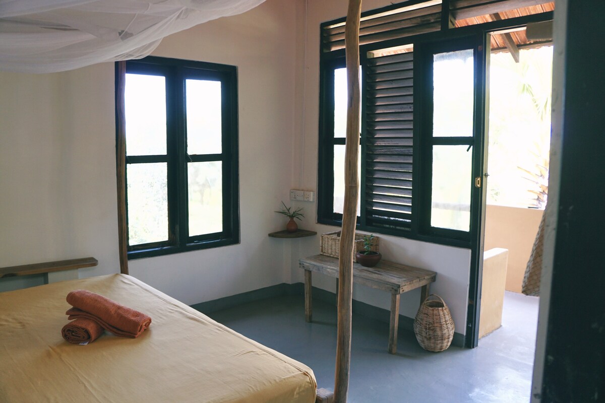 Hilltop Cabanas - Nila Room