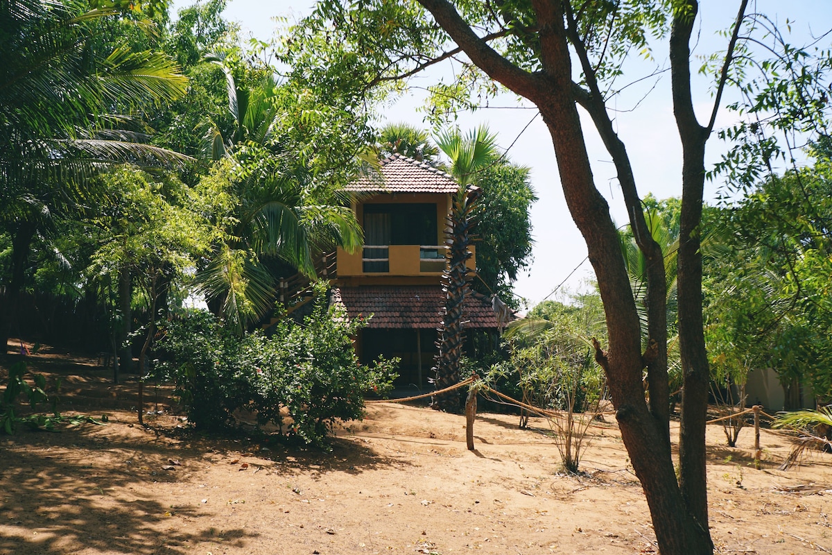 Hilltop Cabanas - Nila Room