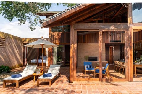 3 Bedrooms Villa/235sq.m.