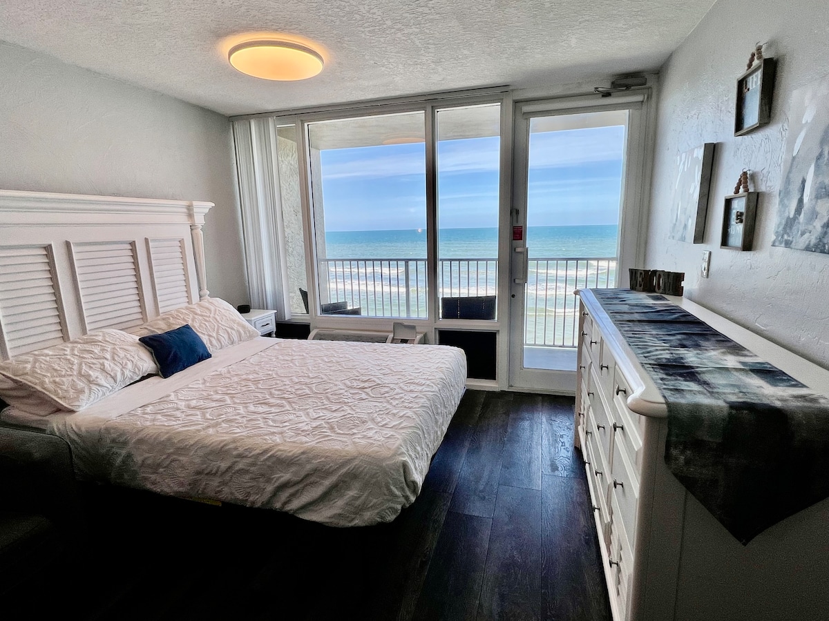 *New* Gorgeous! Direct Ocean Front Private Balcony