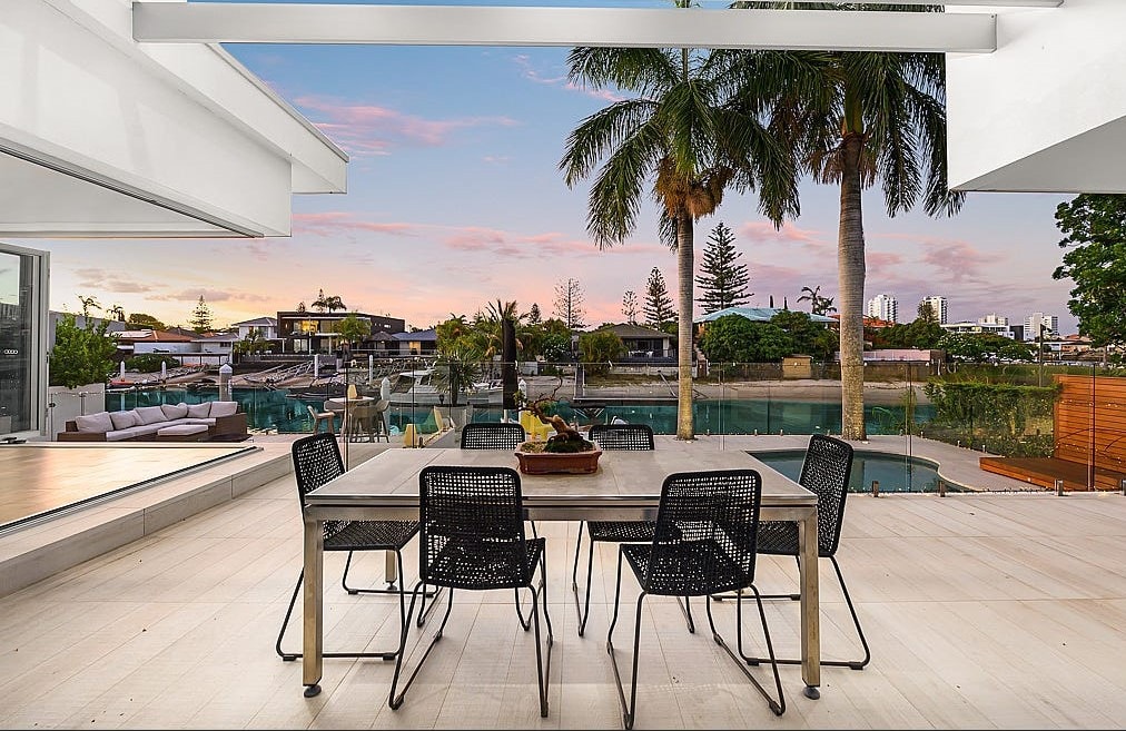 Luxury Waterfront Surfers Paradise Home