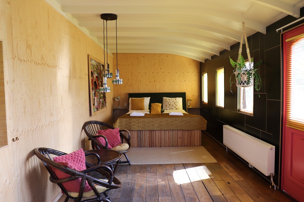 Heerlijke, grote kamer met eigen balkon