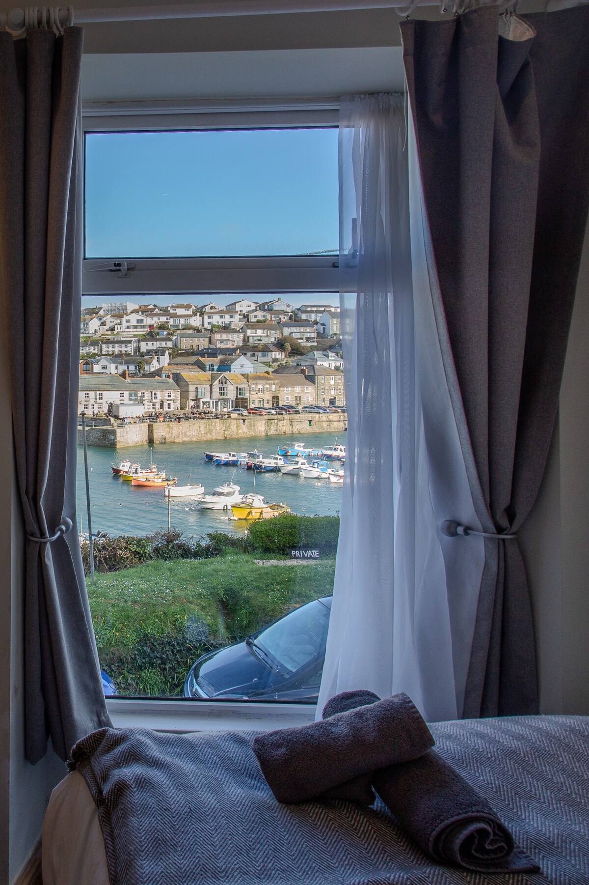 Harbour View by Porthleven and Lizard Holidays